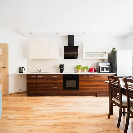 Big - Design - 3 - Centre *